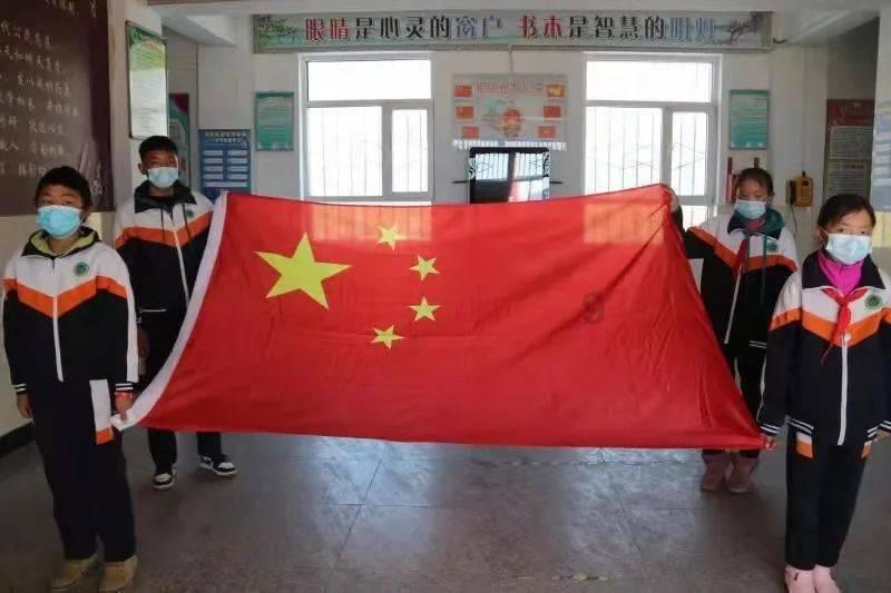 张雪峰发文:向郑州大学捐款300万,助学大一贫困生